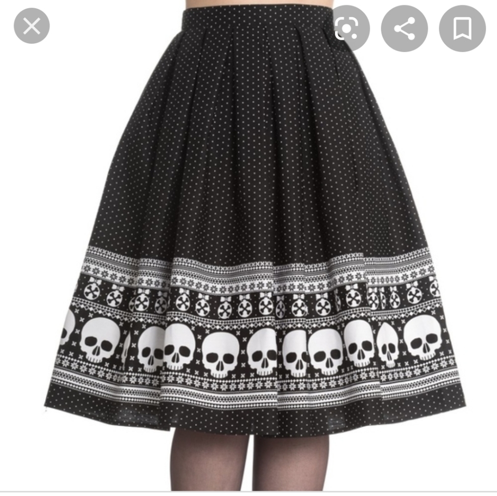 Skull skirt!!
